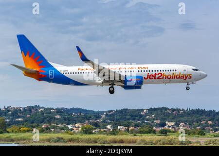 Corfù, Grecia - 17 settembre 2020: Jet2 Boeing 737-800 aereo all'aeroporto di Corfù in Grecia. Boeing è un produttore americano di aeromobili con sede centrale Foto Stock