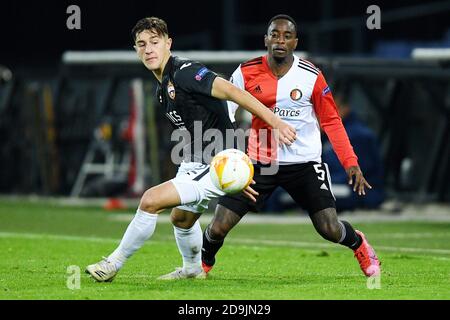 Konstantin Maradishvili di CSKA Moskva, Rigeciano HAPS di Feyenoord durante la UEFA Europa League, Group Stage, Gruppo K partita di calcio tra Feyen P. Foto Stock