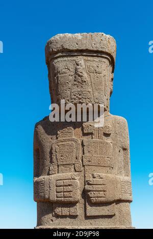 Monolito Estela Ponce, Kalasasya, sito archeologico Tiwanaku o Tiahuanaco, patrimonio mondiale dell'UNESCO, Altiplano, la Paz, Bolivia, America Latina Foto Stock