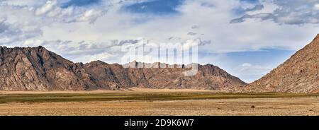 Valle di montagna. Pascoli migliori in Mongolia Foto Stock