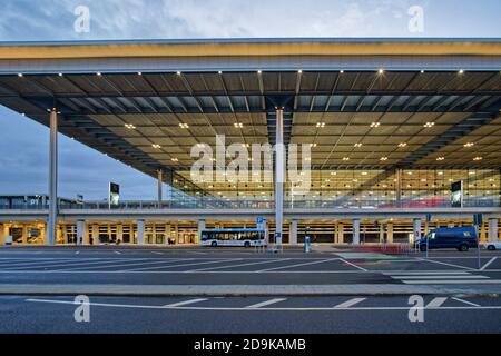 Flughafen Berlino Brandenburgo BER. Inbetriebnahme des BER, Terminal 1, em. 31. Ottobre 2020 wurde das neue Terminal 1 des Flughafens Berlino Brandenburgo Foto Stock