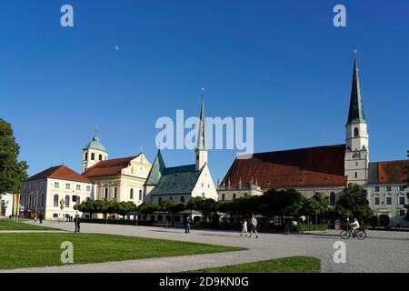 Germania, Baviera, alta Baviera, distretto di Altötting, Kapellplatz, Cappella Santa, Chiesa Cappuccina di San Magdalena, chiesa parrocchiale collegiata Foto Stock