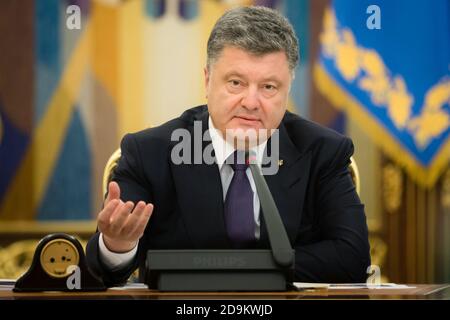 KIEV, UCRAINA - 23 giu 2015: Presidente dell'Ucraina Petro Poroshenko durante una riunione del Consiglio Nazionale delle riforme a Kiev Foto Stock