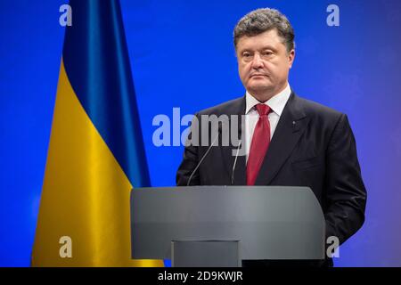 KIEV, UCRAINA - 22 DICEMBRE 2014: Presidente dell'Ucraina Petro Poroshenko durante il tradizionale capodanno di accoglienza per i capi diplomatici delle missioni diplomatiche degli stati esteri a Kiev Foto Stock