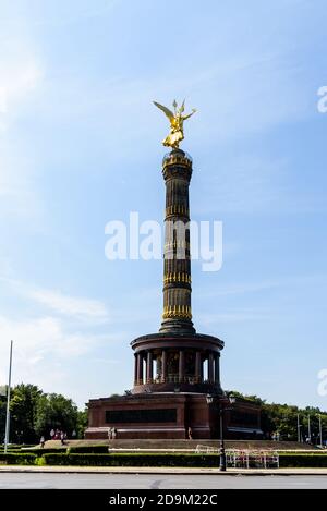 BERLINO, GERMANIA - 28 luglio 2019: Berlino, Germania - 28 luglio 2019: Colonna della vittoria, Siegessaeule, nel Parco Tiergarten Foto Stock