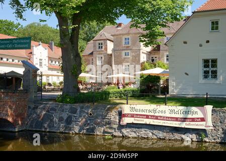 Castello ormeggiato Mellenthin, Mellenthin, Isola Usedom, Mar Baltico, Meclemburgo-Pomerania occidentale, Germania Foto Stock