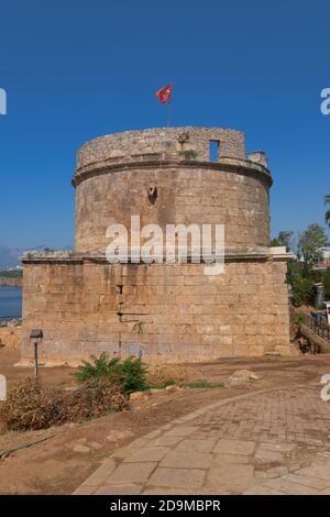 Torre Hidirlik, fortificazione romana del 2 ° secolo nel centro storico di Antalya, Turchia Foto Stock