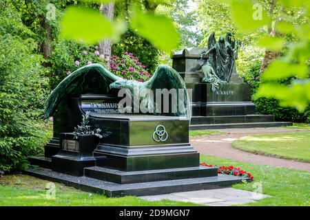 Tomba di Friedrich Alfred Krupp, cimitero di famiglia della famiglia industriale Krupp, cimitero di Bredeney, Essen, zona della Ruhr, Nord Reno-Westfalia, Germania Foto Stock