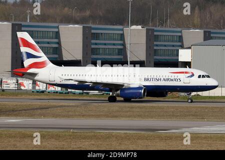 Un British Airways Airbus A320 all'aeroporto Findel di Lussemburgo il 2 marzo 2017 (Credit: Robert Smith | MI News) Foto Stock