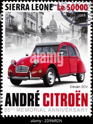 Famosa Citroen 2CV sul francobollo Foto Stock