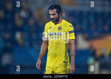 VILLARREAL, SPAGNA - NOVEMBRE 05: Raul Albiol di Villarreal CF durante la partita UEFA Europa League tra Villareal CF e Maccabi Tel Aviv all'Estadio de la Ceramica il 05 novembre 2020 a Villarreal, Spagna. (Foto di Pablo MoranoOrange Pictures) Foto Stock