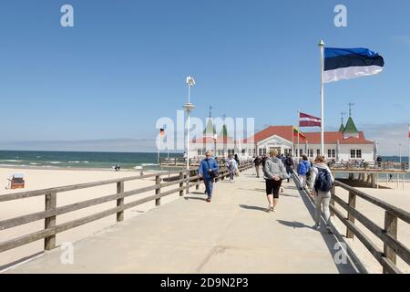 Molo sulla spiaggia di Ahlbeck, Ostseebad Ahlbeck, Usedom, Mar Baltico, Meclemburgo-Pomerania occidentale, Germania Foto Stock