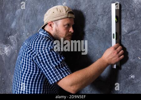 Caposquadra con portacoltello e ritratto in studio Foto Stock