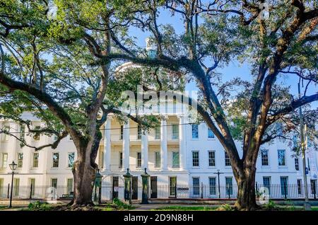 Barton Academy, la prima scuola pubblica in Alabama, è raffigurata, il 31 ottobre 2020, a Mobile, Alabama. Foto Stock