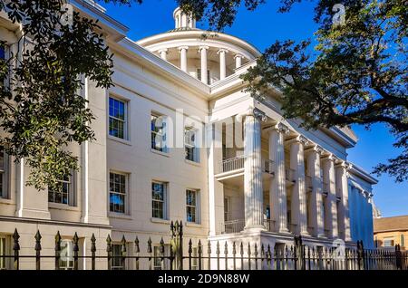 Barton Academy, la prima scuola pubblica in Alabama, è raffigurata, il 31 ottobre 2020, a Mobile, Alabama. Foto Stock