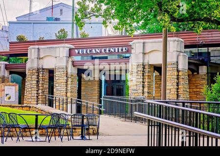 L'ingresso al Vulcan Centre è raffigurato nel Vulcan Park, 19 luglio 2015, a Birmingham, Alabama. Il parco ospita una statua in ferro di Vulcan. Foto Stock