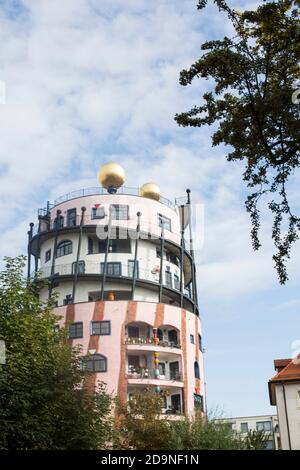 Hundertwasser House a Magdeburg Foto Stock