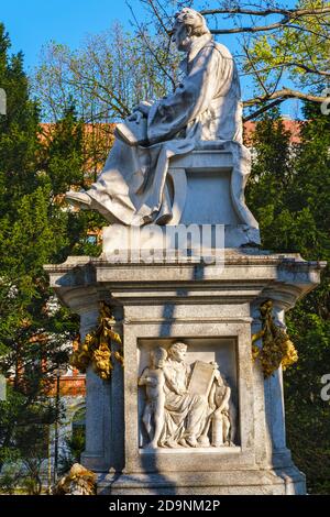 Monumento a Justus von Liebig, Maximiliansplatz, Maxvorstadt, Monaco, alta Baviera, Germania Foto Stock