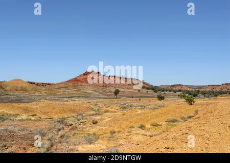 Vista panoramica delle mesas a Cawnporo Lookout, Lilleyvale Hills, lungo la Kennedy Developmental Road, tra Boulia e Middleton, Queensland, QLD, Austr Foto Stock