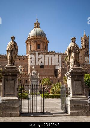 Cattedrale Maria Santissima Assunta, torre, chiesa, Palermo, Sicilia, capitale, grande città, Italia Foto Stock