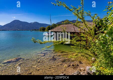 Boathouse, Bad Wiessee, Tegernsee, Prealpi Bavaresi, Baviera, Germania, Europa Foto Stock