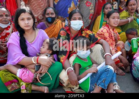 Dhaka, Bangladesh - 07 novembre 2020: I membri del Bangladesh indù buddista Christian Unity Council si radunano contro la violenza comunitaria mentre vengono lanciati Foto Stock