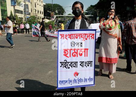 Dhaka, Bangladesh - 07 novembre 2020: I membri del Bangladesh indù buddista Christian Unity Council si radunano contro la violenza comunitaria mentre vengono lanciati Foto Stock