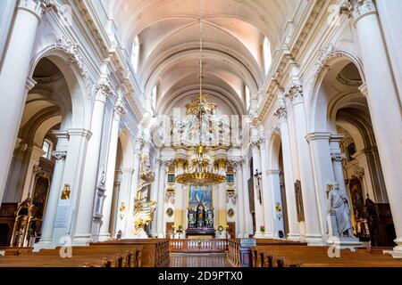 Interno della Chiesa cattolica romana dei visitatori (Kościół Sióstr Wizytek) a Krakowskie Przedmiescie, Varsavia, Polonia Foto Stock