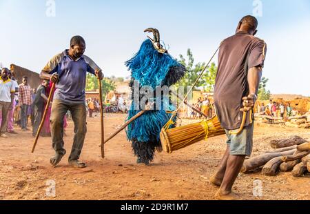Danze con maschere animali del popolo BWA, Burkina Faso Foto Stock