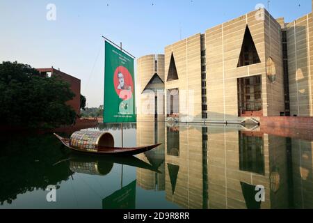 Dhaka, Bangladesh - 07 novembre 2020: In occasione del centenario della nascita del Padre della Nazione Bangabandhu Sheikh Mujibur Rahman, due tradizioni Foto Stock