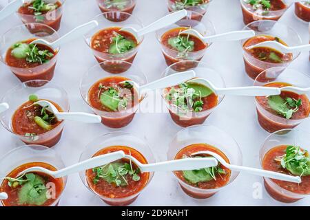 Miami Beach Florida, Wine & Food Festival, degustazione annuale di degustazioni chef celebrità gourmet cibi gratuiti, hor d'ouvres, Foto Stock