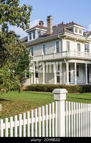 Louisiana Northshore, Madisonville, casa privata storica residenza casa fronte portico bianco recinto picket, Foto Stock