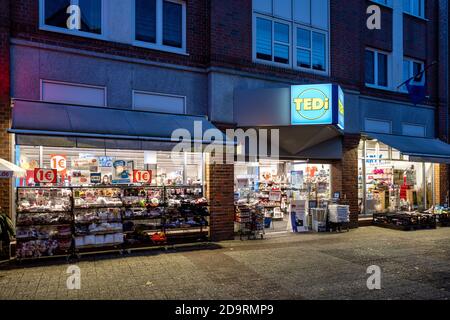 Filiale Tedi a Cuxhaven, Germania. Tedi è un rivenditore tedesco di prodotti non alimentari con circa 2,250 negozi e 20,000 dipendenti in 8 paesi in tutta Europa. Foto Stock