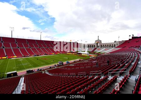 Los Angeles, California. 7 Nov 2020. Vista del campo 19 minuti prima della partita di calcio NCAA tra i Trojan USC e gli Arizona state Sun Devils al Coliseum di Los Angeles, California.Louis Lopez/CSM/Alamy Live News Foto Stock