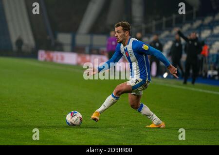 Huddersfield, Yorkshire, Regno Unito. 7 novembre 2020 il John Smiths Stadium, Huddersfield, Yorkshire, Inghilterra; campionato di calcio inglese della lega di calcio, Huddersfield Town contro Luton Town; Harry Toffolo di Huddersfield Town corre in luton box Foto Stock