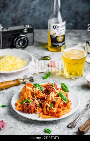 Pasta con mini polpette di carne Foto Stock