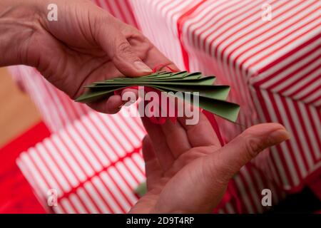 Carta passi albero di natale utilizzare solo UK / E-MAIL PER CANCELLARE ALTRO DIRITTI Foto Stock