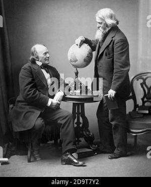 I professori di Harvard Louis Agassiz (1807-1873) e Benjamin Peirce (1809-1880), a Boston, Massachusetts, 1871. (STATI UNITI) Foto Stock