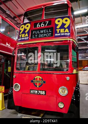 667 filobus, deposito museo dei trasporti di Londra Foto Stock
