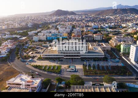 Vista aerea della città di Praia a Santiago - capitale delle Isole di Capo Verde - Cabo Verde Foto Stock