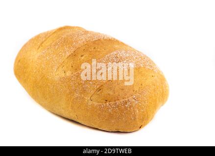 Pane fresco fatto in casa a base di farina naturale, ottimo per la colazione di tutti su sfondo bianco. Foto Stock