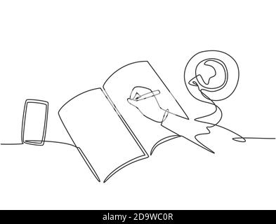 Disegno a linea continua singolo della scrittura del gesto della mano su un libro aperto accanto a una tazza di caffè e smartphone. Scrivere progetto di concetto di business Illustrazione Vettoriale