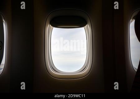 Primo piano all'interno delle finestre dell'aereo. Foto Stock