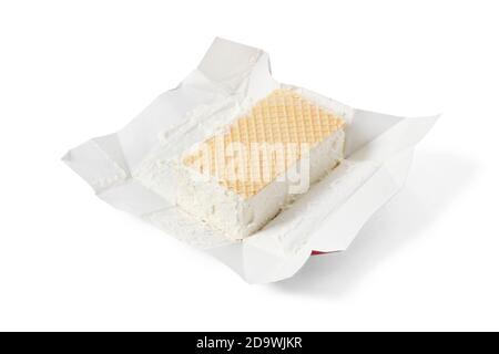 Bancale non ripiegato di gelato cremoso isolato su sfondo bianco Foto Stock