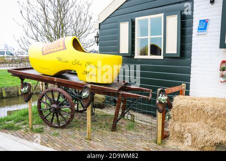 Fabbrica di calzature in legno a Volendam, Paesi Bassi Foto Stock