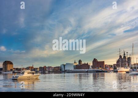 Stralsund: Porto, Città Vecchia, Ostsee (Mar Baltico), Meclemburgo-Vorpommern, Germania Foto Stock
