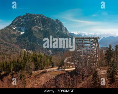 Europa Austria vista torre vicino alla città di Günberg. Traunsee Gmunden città Grünberg Traunstein montagna Foto Stock