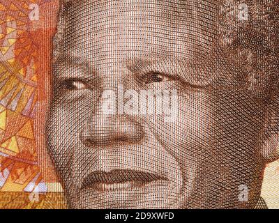 Ritratto di Nelson Mandela sul denaro sudafricano 20 rand banconota primo piano. Leader del popolo africano ed ex presidente del Sudafrica, Premio Nobel W. Foto Stock