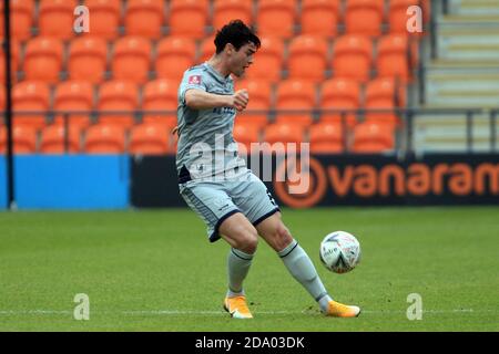 Londra, Regno Unito. 8 novembre 2020. Joe Powell di Burton Albion in azione durante il gioco. Emirates fa Cup, 1° round match, Barnet contro Burton Albion all'Hive Stadium di Londra domenica 8 novembre 2020. Questa immagine può essere utilizzata solo per scopi editoriali. Solo per uso editoriale, è richiesta una licenza per uso commerciale. Nessun utilizzo nelle scommesse, nei giochi o nelle pubblicazioni di un singolo club/campionato/giocatore. pic by Steffan Bowen/Andrew Orchard sports photography/Alamy Live news Credit: Andrew Orchard sports photography/Alamy Live News Foto Stock