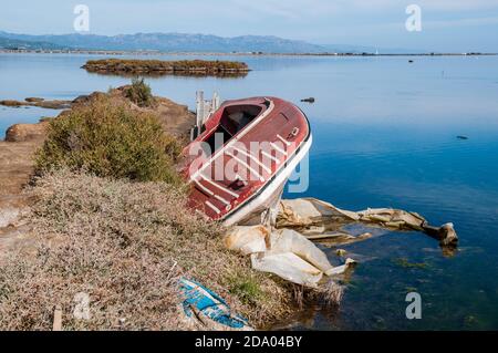 Molo di fiume abbandonato, delta di Ebro, Catalogna, Spagna Foto Stock